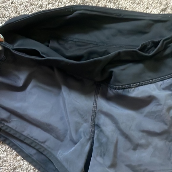 size 6 Lulu lemon shorts - Picture 3 of 5